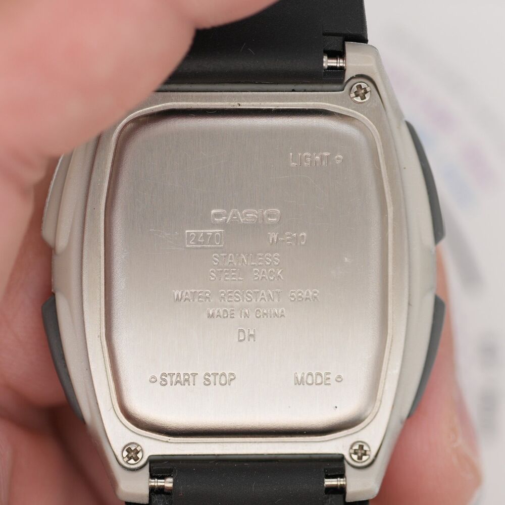 Vintage Casio W-E10 Illuminator 2470 Module Oval Digital Watch 38mm - running - Picture 4 of 10